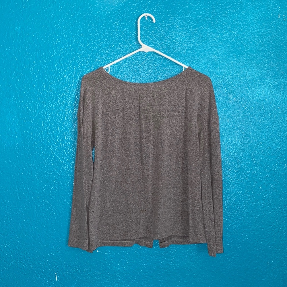 Grey blouse with button up back & flare arms